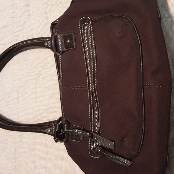 Chaps brand purse - Picture 8 of 8